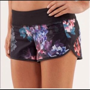 LULULEMON floral speed up shorts